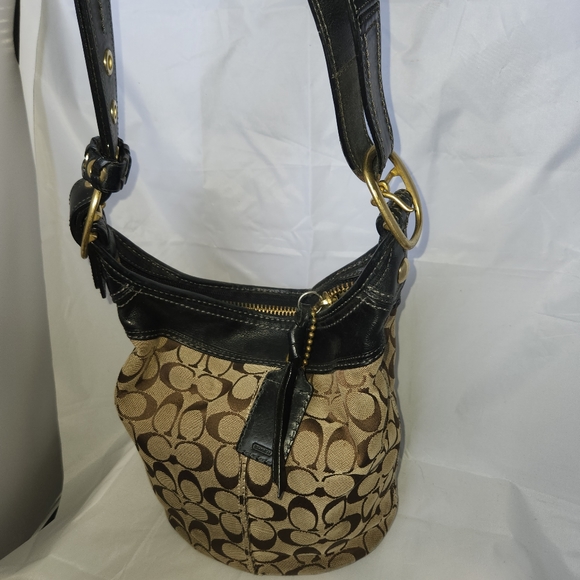 Coach Signature Bucket Bag - Picture 3 of 3